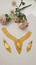 Golden Luxe Reflection Necklace – Elegant Fashion Jewelry for Women