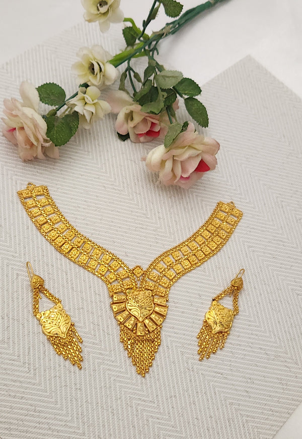 Golden Luxe Reflection Necklace – Elegant Fashion Jewelry for Women