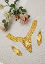 Golden Luxe Reflection Necklace – Elegant Fashion Jewelry for Women