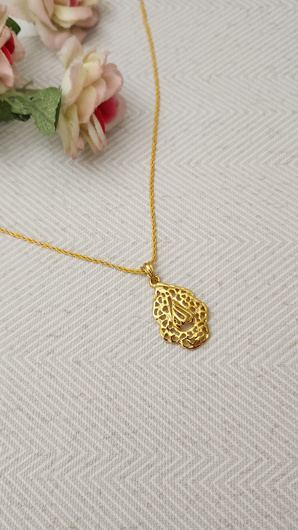 Royal Arabic Script Pendant