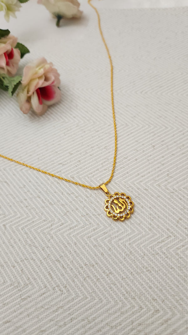 Golden Script Heritage Locket