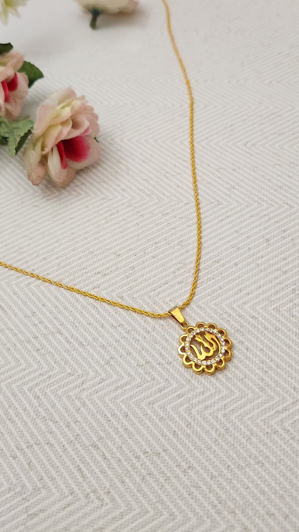 Golden Script Heritage Locket