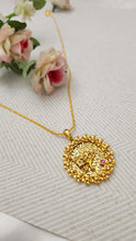 Gilded Arabic Elegance Locket