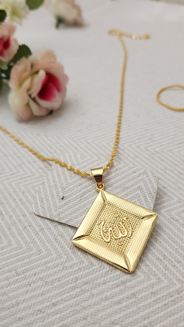 Arabic Elegance Signature Locket