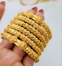 Aurum Luxe Lacker Bangles Set