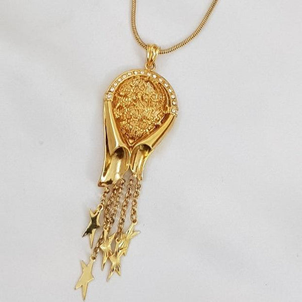 Luxurious Gold Tone Pendant