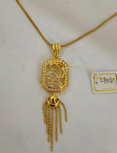 Shimmering Chain Pendant