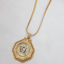 Elegant White Chain with Pendant