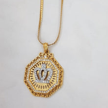 Elegant White Chain with Pendant