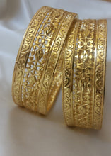 Timeless Splendor Gold Look Bangles