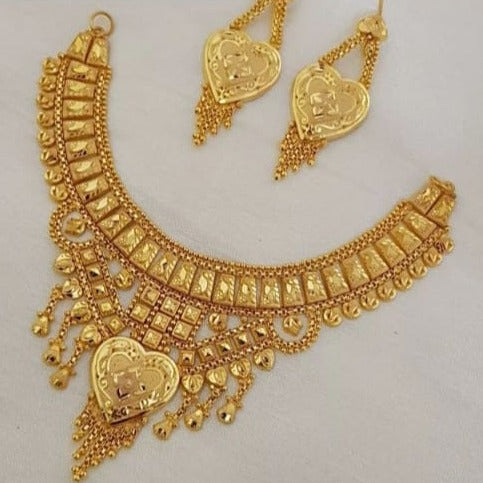 Dazzling Gold Detail Necklace