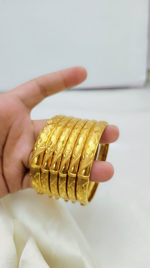 Sacred Radiance Gold Polished Bangles