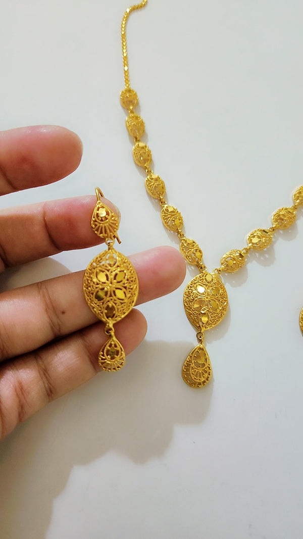 Sleek Chain Set – Modern Elegance