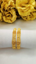 Golden Empress Loop Kara | Classic Polished Elegance