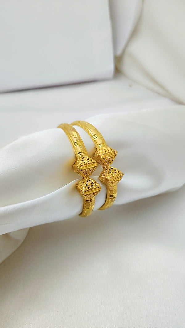 Heritage Gold Polished  Charm Bangles – Elegant Traditional Jewelry for Women