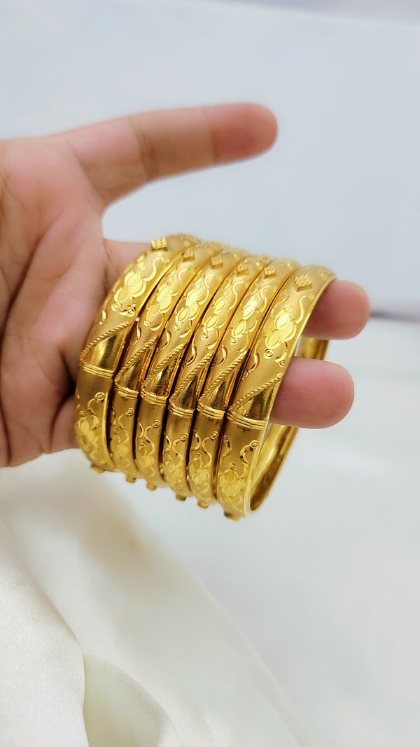Sacred Radiance Gold Polished Bangles