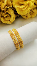 Golden Empress Loop Kara | Classic Polished Elegance