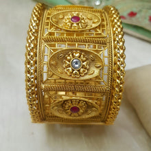 MajesticMatte Gold Rajwadi Kara