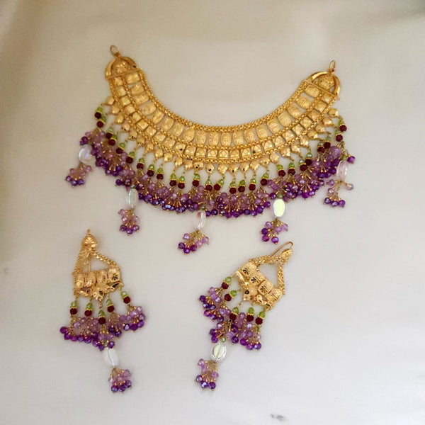 Exquisite Gold Detail Necklace