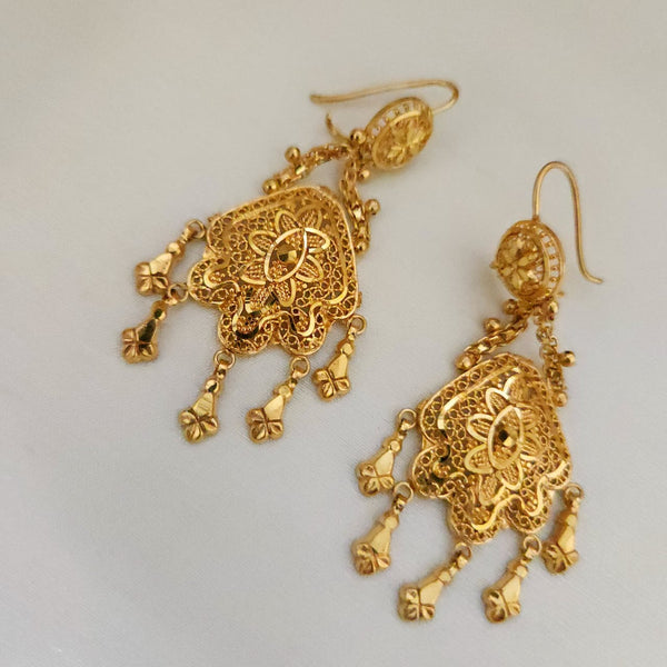 Luxurious Radiance Earrings