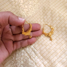 Women's Gold Sparkling Earrings