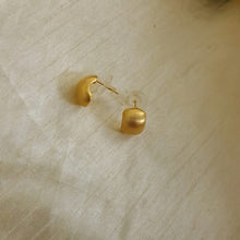 Golden Enhance Stud Earrings