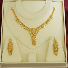 Glittering Glimpse Necklace