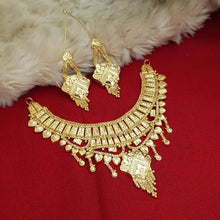 Majestic Gold Lustre Necklace