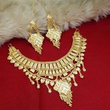 Majestic Gold Lustre Necklace