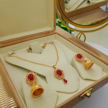 luxurious-gold-plated-pendant-necklace-set