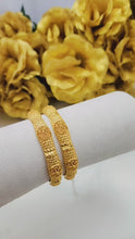 Golden Empress Loop Kara | Classic Polished Elegance