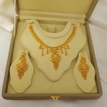 Sparkling Reflection Gold Polished Necklace