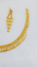 Radiant Gold-Coated Necklace – Opulent Bridal Jewelry