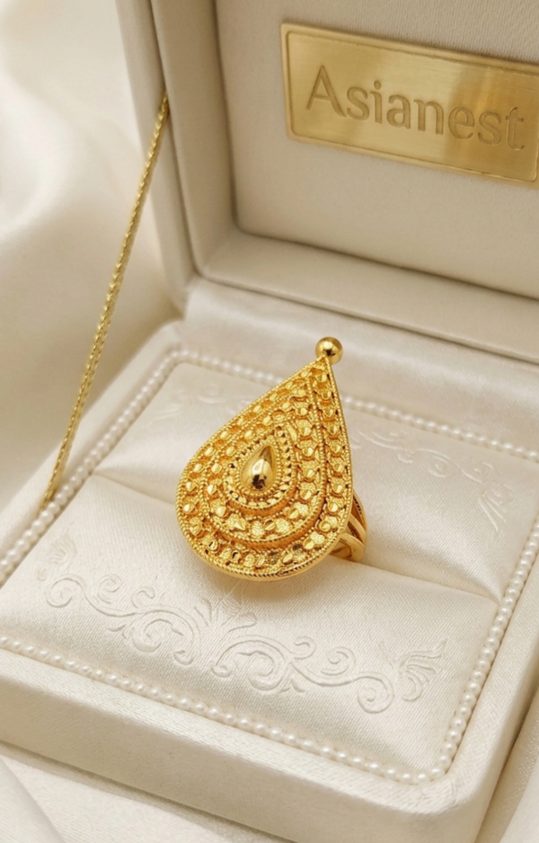 Golden Aura Shine Ring
