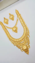 Brilliant Bridal Gold Polished Necklace Set