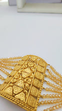 Lustrous Gold Dust Bracelet/ Bai