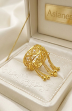 Regal Radiance Gold-Polish Ring – Elegant Everyday Glamour