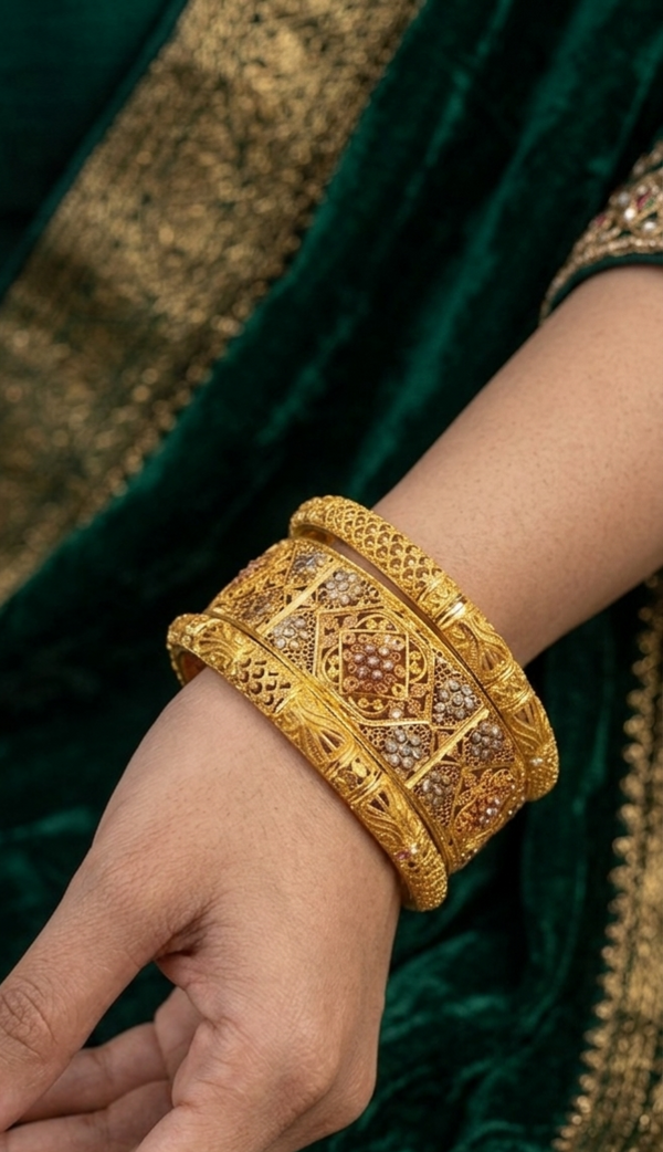 Solenne Glow Karay | Classic Golden Elegance