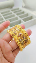 Solenne Glow Karay | Classic Golden Elegance