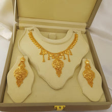 Sparkling Reflection Gold Polished Necklace