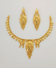 Imperial Grace Gold-Coated Bridal Necklace Set – A Legacy of Bridal Splendor