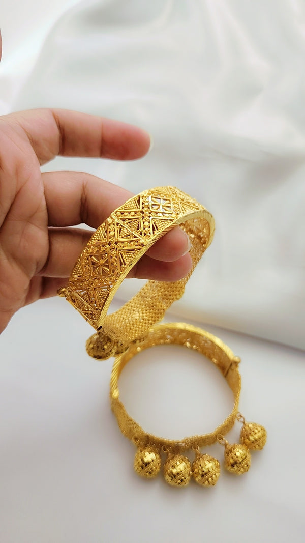 Elysian Crest Gold Kara | Classic Polished Elegance