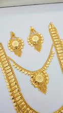 Brilliant Bridal Gold Polished Necklace Set