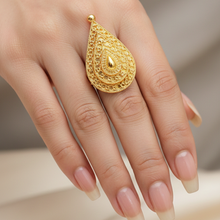 Regal Radiance Gold-Polish Ring – Elegant Everyday Glamour