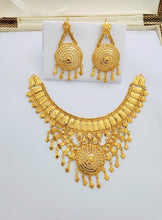 Sovereign Grace Gold-Coated Bridal Necklace Set – An Heirloom of Regal Splendor