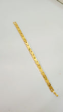 Radiant Luxe Gold Bracelet – Elegant Fashion Jewelry for Women