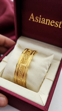 Serapha Gleam Gold Kara | Classic Polished Elegance