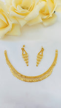 Radiant Gold-Coated Necklace – Opulent Bridal Jewelry