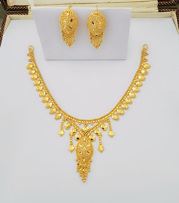 Crown of Regalia Gold-Coated Bridal Necklace Set – An Heirloom of Royal Splendor