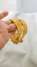 Elysian Crest Gold Kara | Classic Polished Elegance